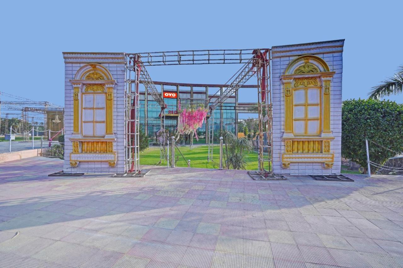 Oyo 87701 Lucky Farm Hotel Shahpur  Bagian luar foto