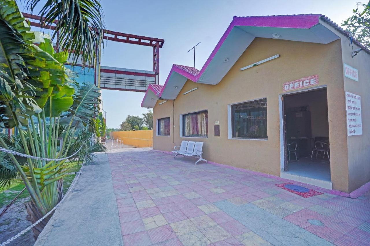 Oyo 87701 Lucky Farm Hotel Shahpur  Bagian luar foto