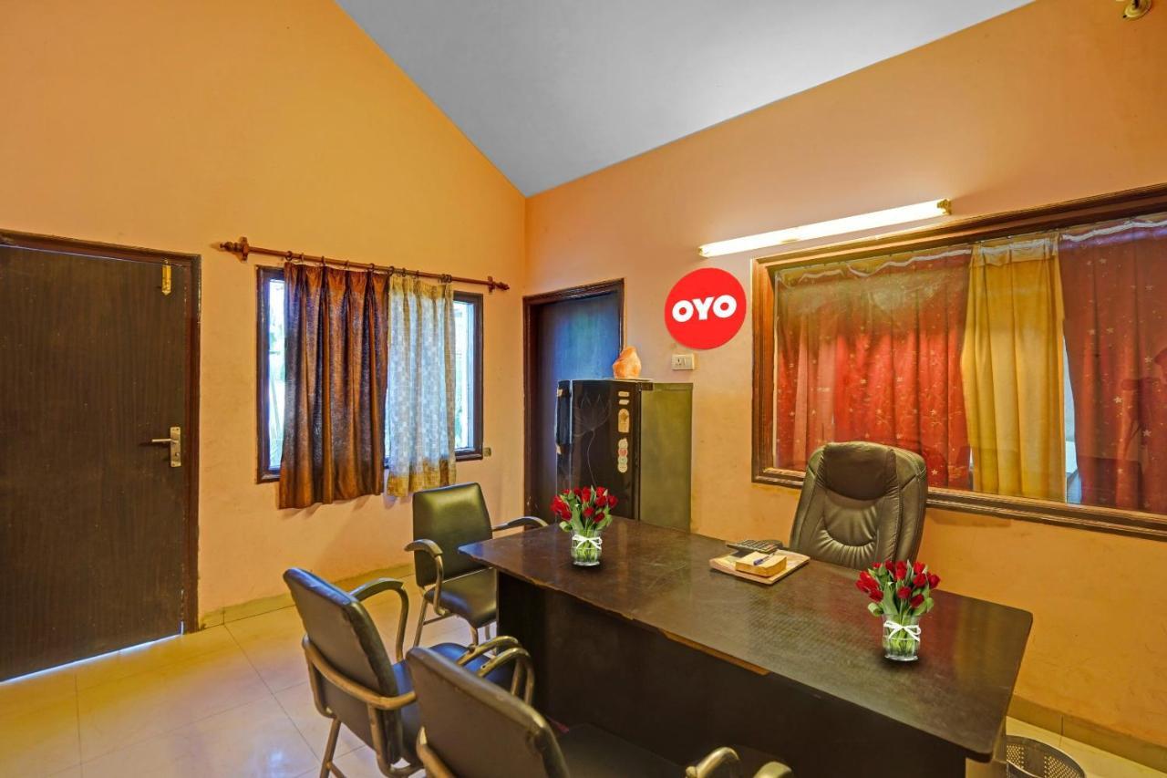 Oyo 87701 Lucky Farm Hotel Shahpur  Bagian luar foto