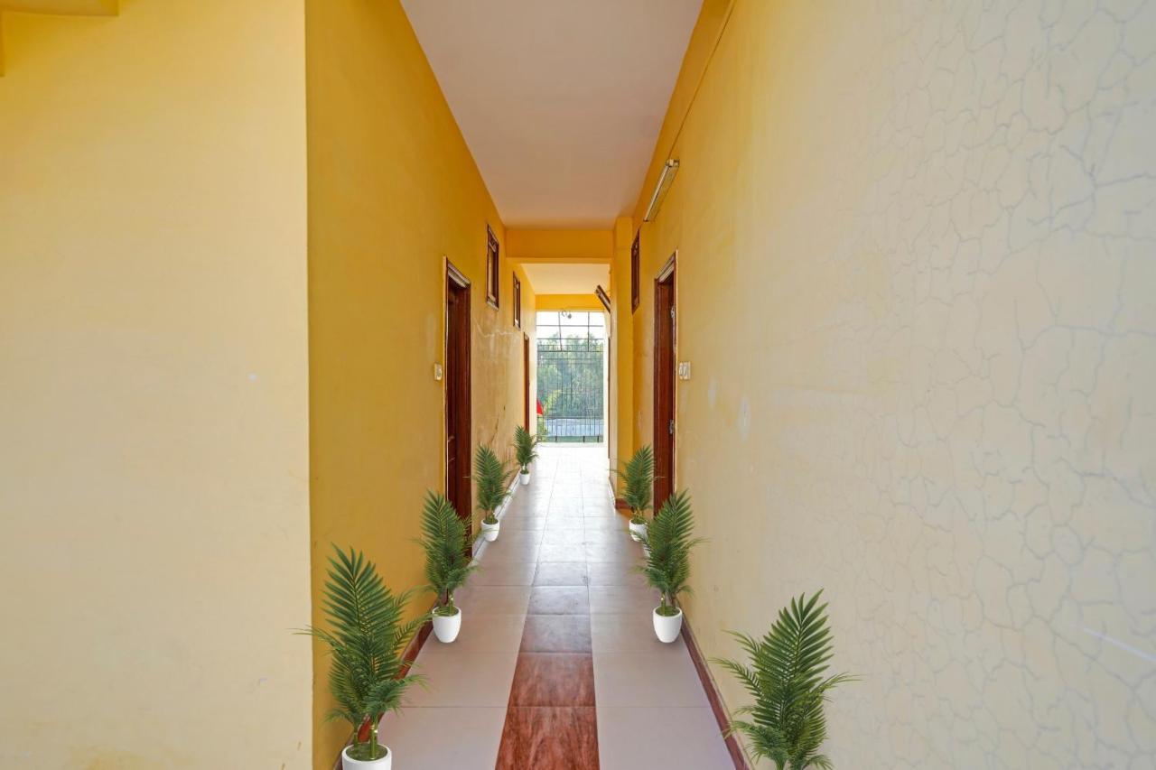 Oyo 87701 Lucky Farm Hotel Shahpur  Bagian luar foto