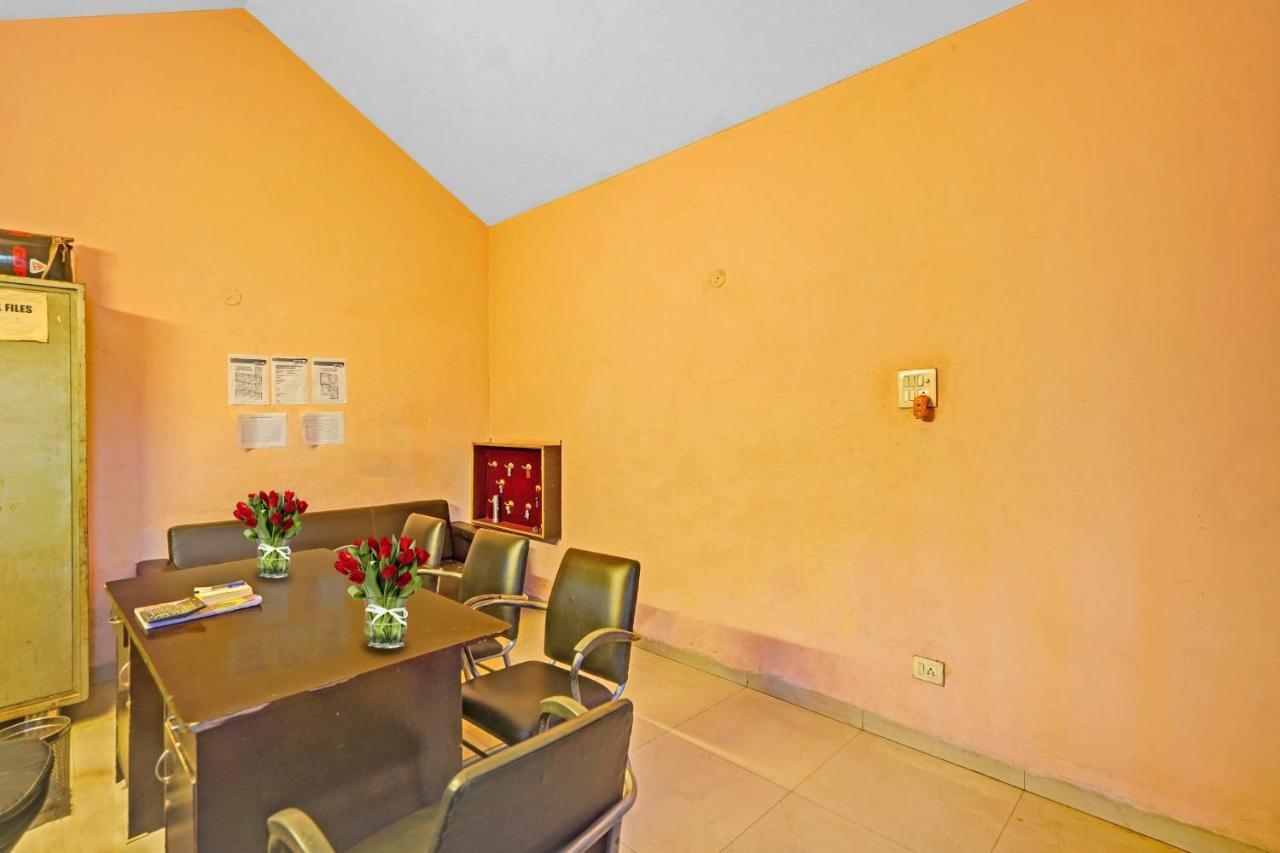 Oyo 87701 Lucky Farm Hotel Shahpur  Bagian luar foto